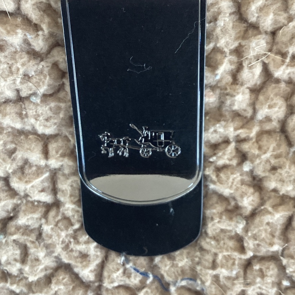 Coach silver money  Clip